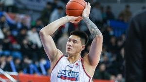 大乐透综合走势图-高效表现难救主！曾繁日10中7拿到17分8板1助2断1帽