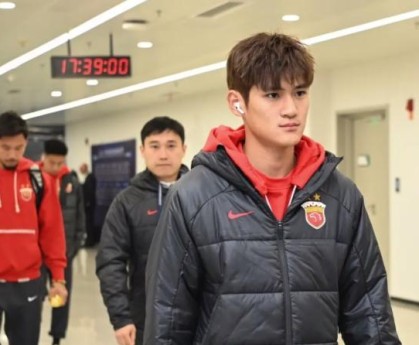 大乐透开奖结果今天奖-刘祝润已跟着上港冬训，为何还有球迷看好他离队，再次来英博效力